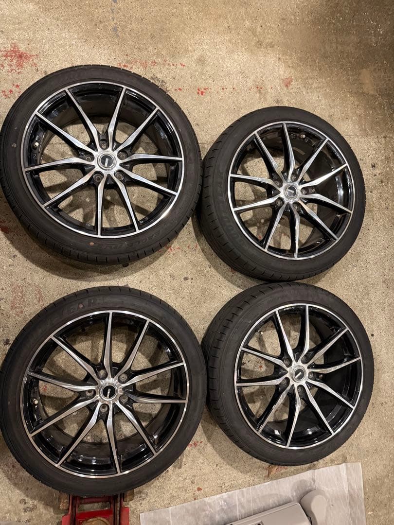 送料込み早い者勝ち　ノア　ヴォクシー 18インチホイール&バリ溝タイヤ