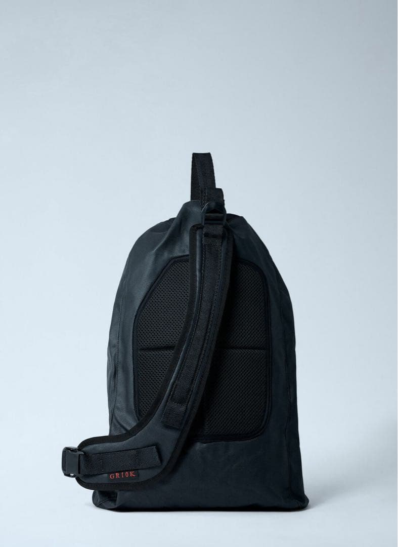 今季！GR10K COATED CROSS BODY BAG