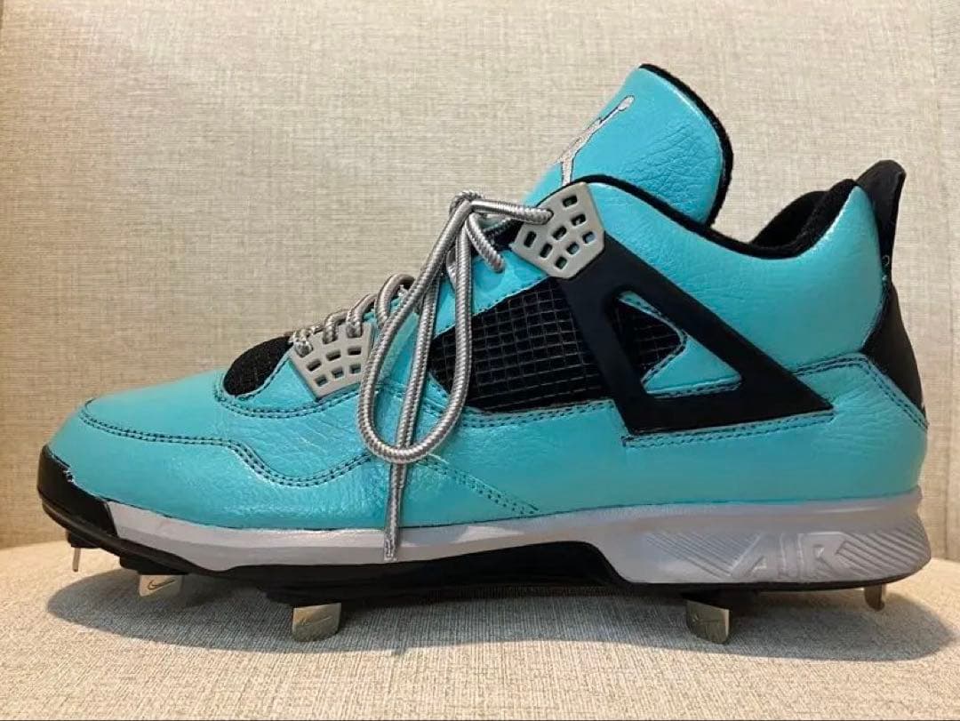 Jordan4 野球用スパイク（金属）tiffany風カラーカスタム28.5cm