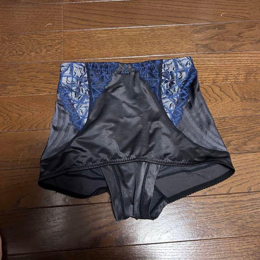 マルコ　MARUKO 補正下着　カーヴィシャス　ショートガードル