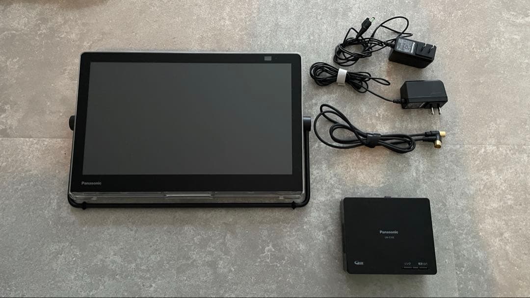 パナソニック　ビエラ 防水ポータブルテレビ 15V型 UN-15CN10D