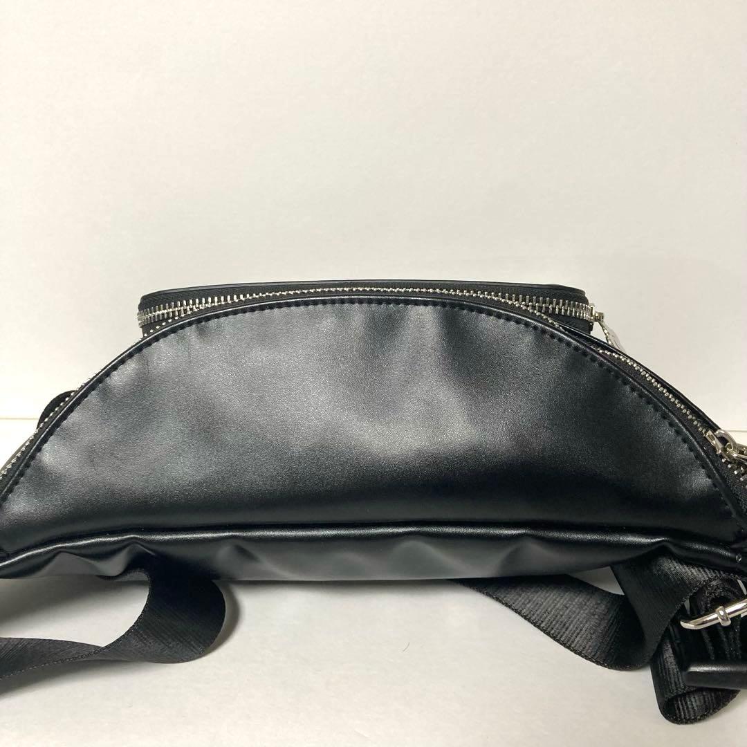 未使用級❗️ マリークワント　エポビジューデイジーボディバッグ　ブラック　黒