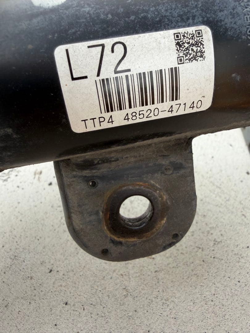 プリウス 30 後期　モデリスタ　ダウンサス　純正　ショック