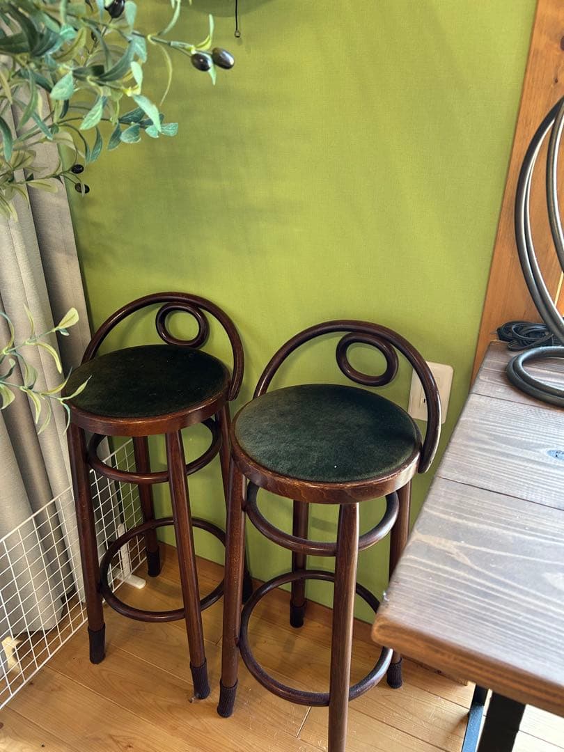 秋田木工 木製カウンターチェアモスグリーン２個セット。アンティーク