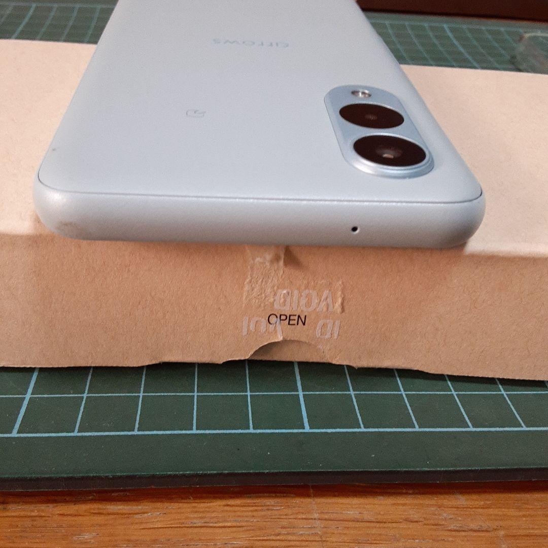 【中古美品】arrowsWe2 128GBライトブルースマートフォン本体　箱