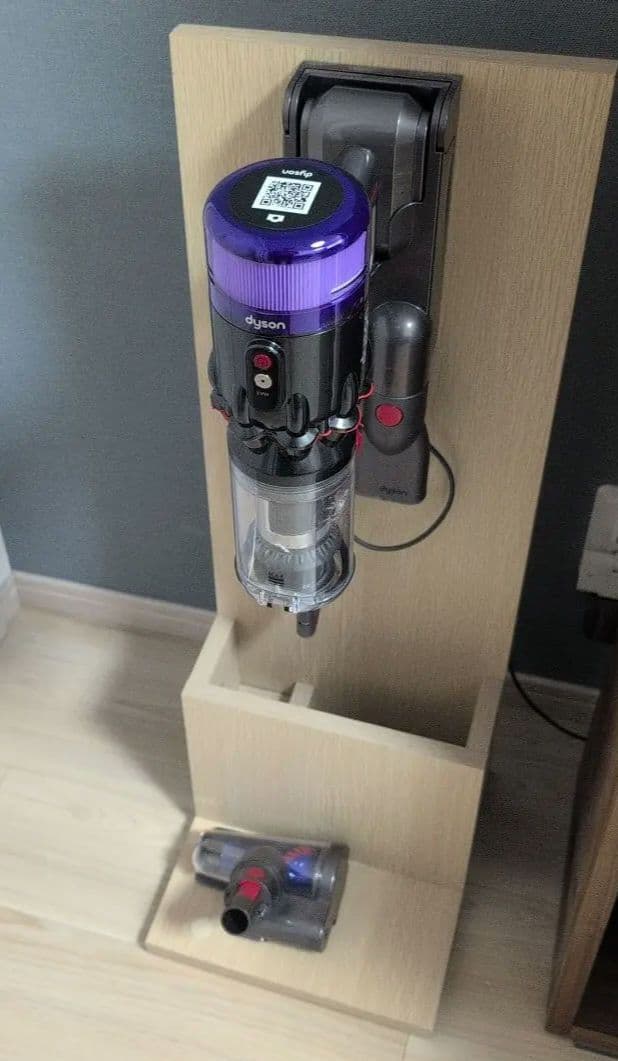 た*ん様 賃貸用スタンド付ダイソン　Dyson ハンディクリーナー掃除機　充電器