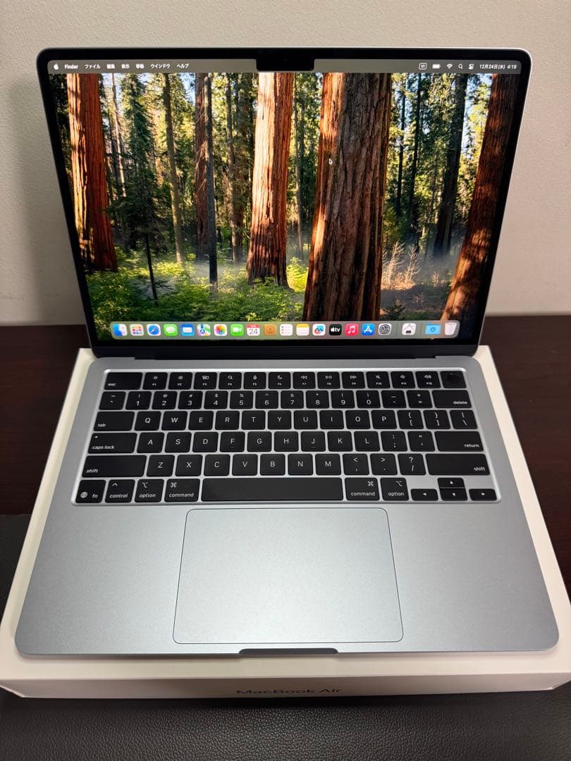 MacBook Air 2025。M4. 16GB。 512GBストレージ