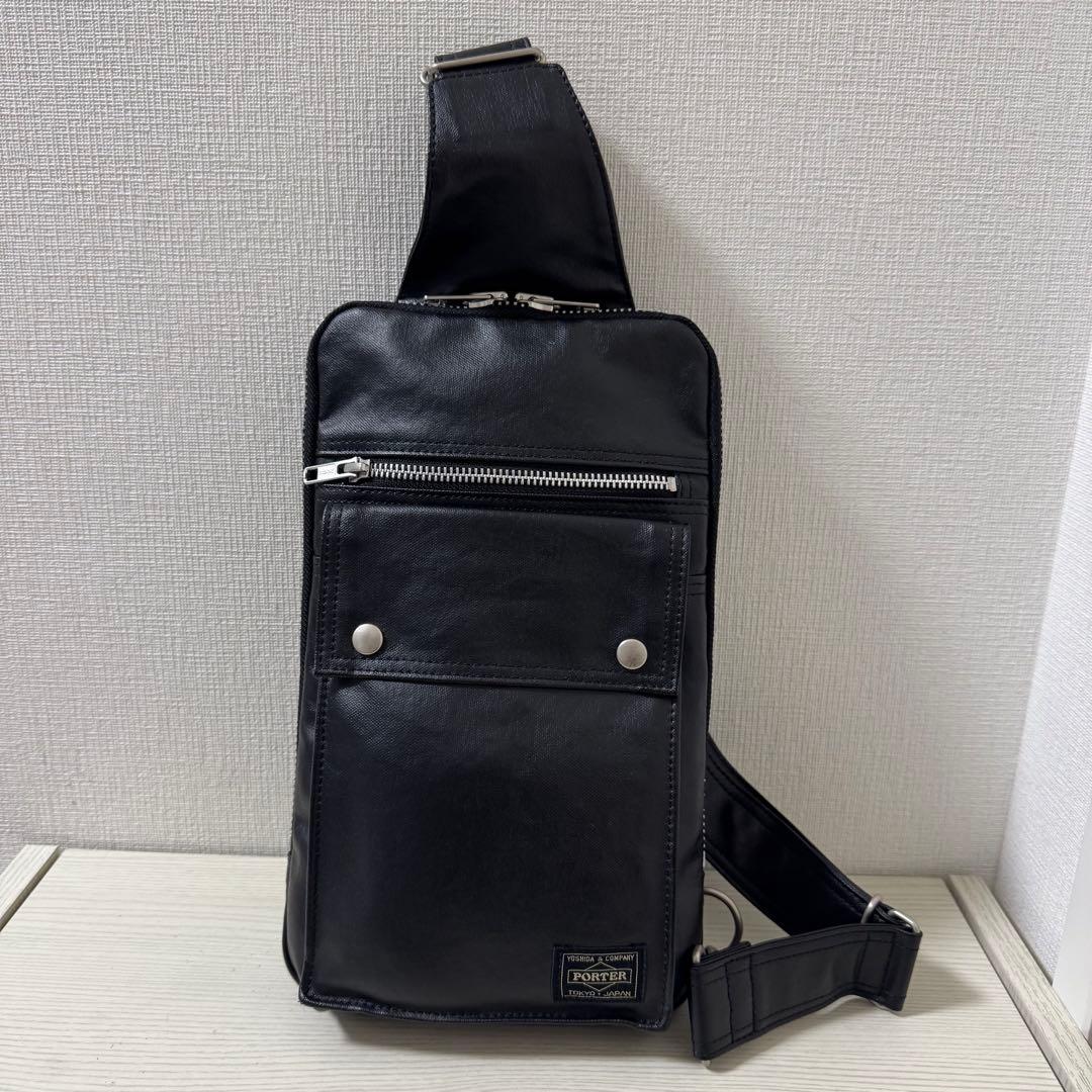【新品同様】PORTER ポーター　フリースタイル 黒　ボディバッグ　06127