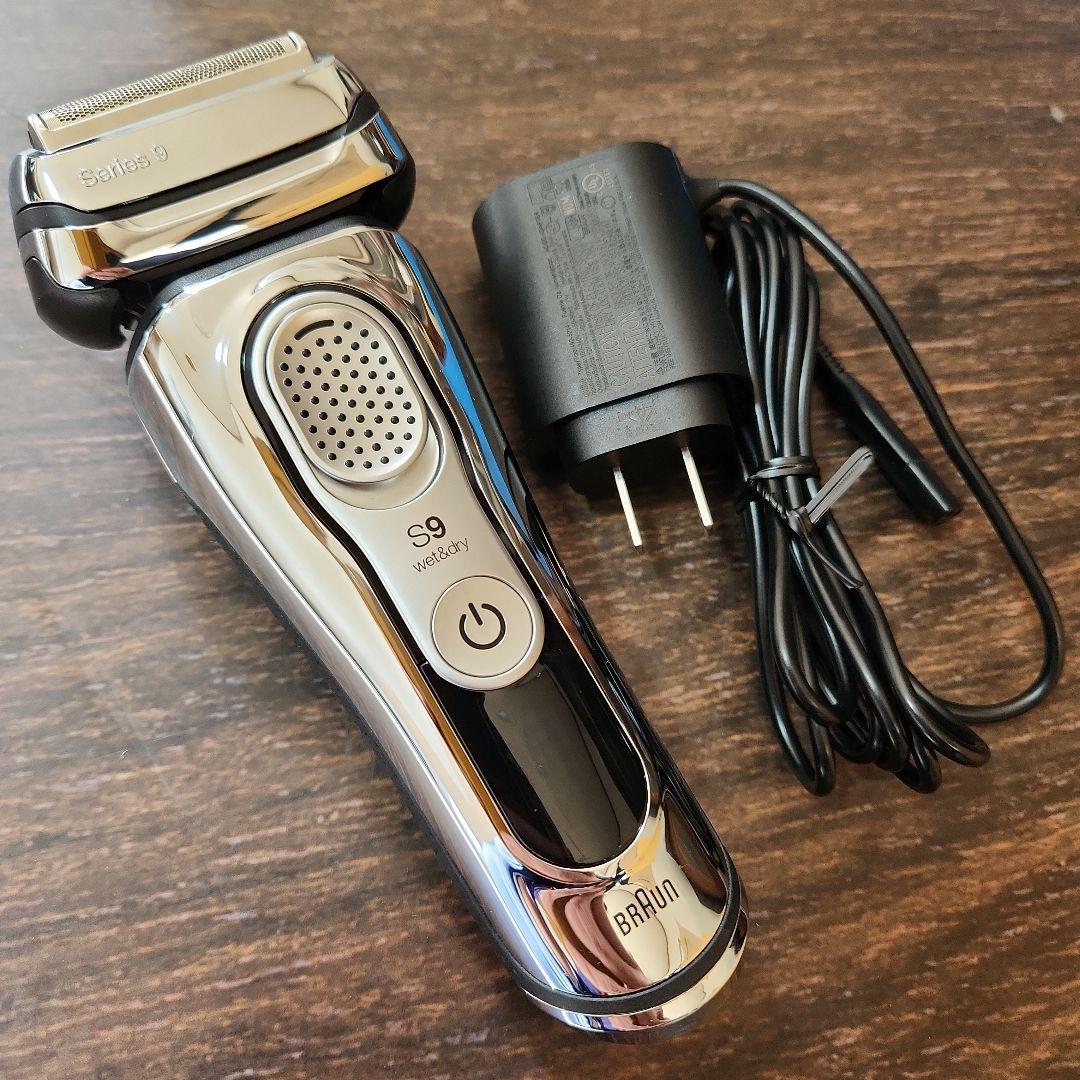ブラウン S9