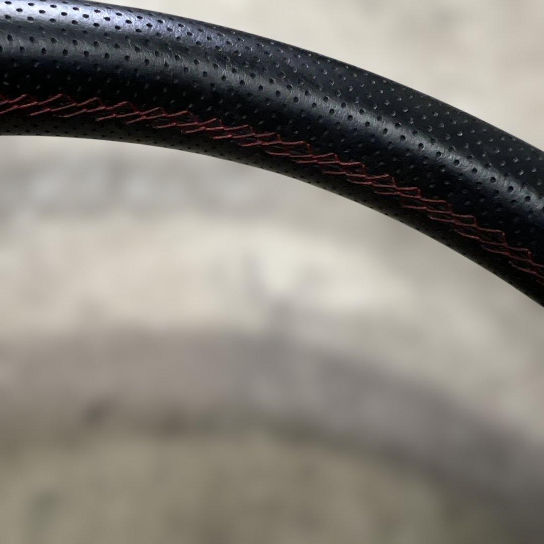 美品 NARDI ステアリング レッドステッチ 黒レザー ディープ 33Φ