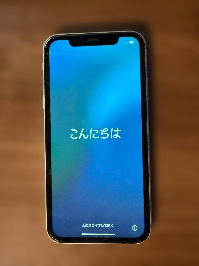Apple iPhone XR レッド 背面ひび割れあり