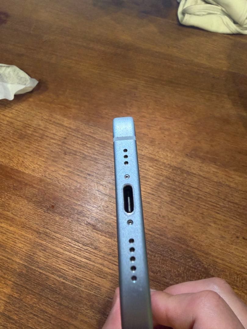 Apple iPhone 15 ブルー　海外モデル