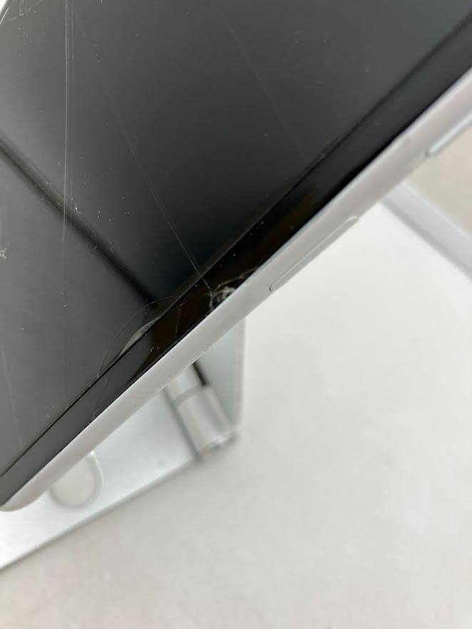 スマートフォンZTE Libero5Gll (AIO32T) ホワイト　64GB