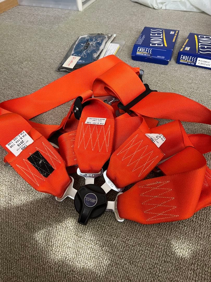 【＊＊＊です】車のシート用のベルトと手袋