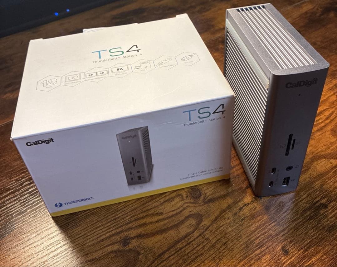 CalDigit TS4 Thunderbolt 4 ハブ