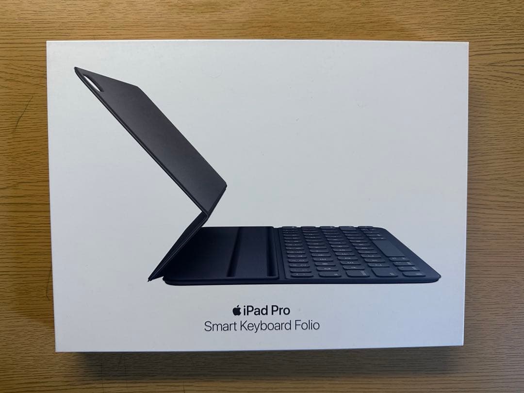 【極美品】iPad ProSmart Keyboard Folio 11