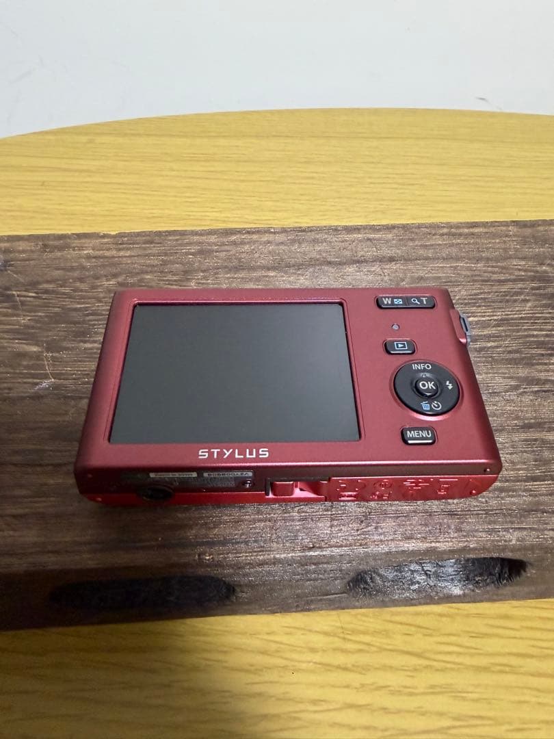 【極美品】OLYMPUS STYLUS VG-180 コンデジ　デジカメ