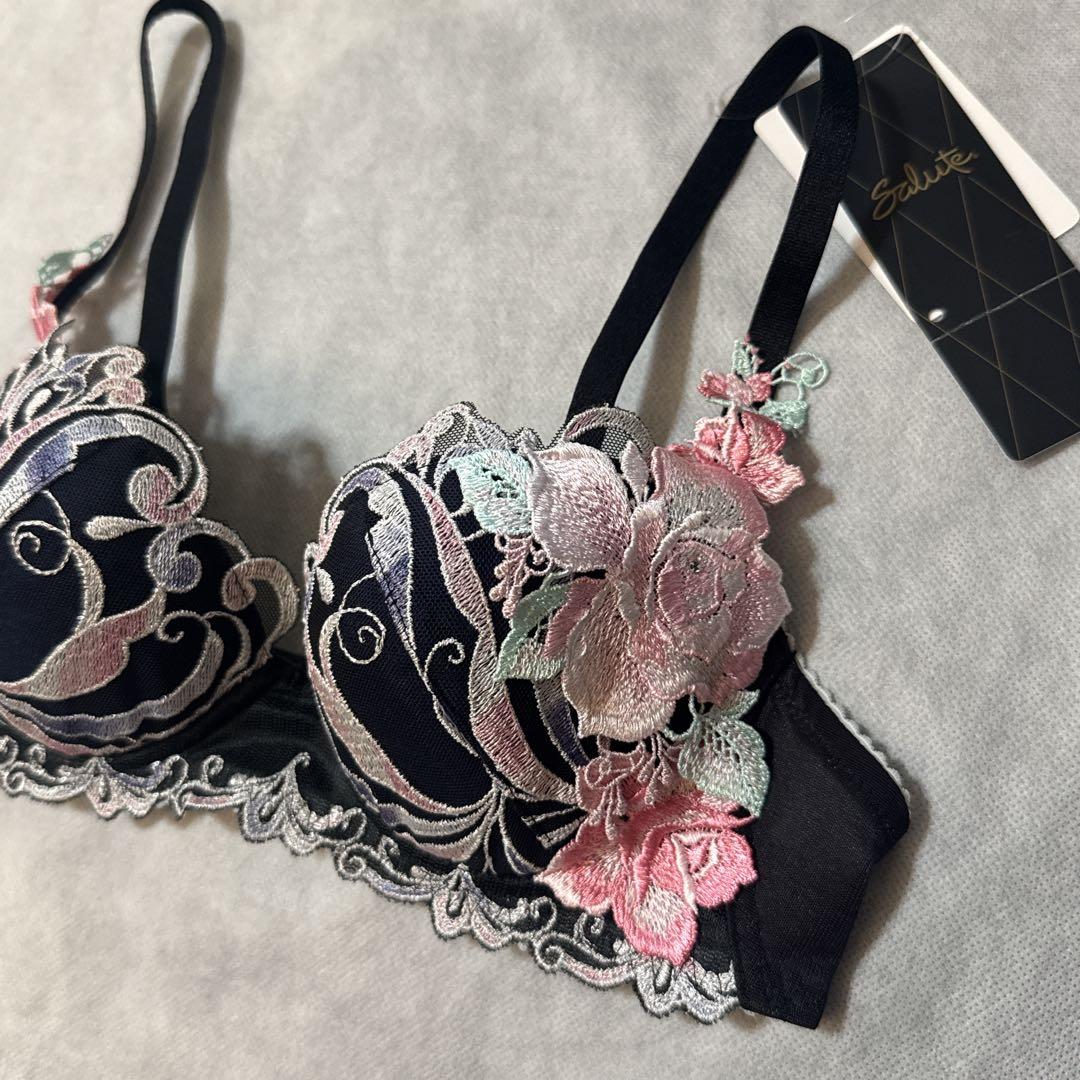 ワコール　サルート　66G ブラ＆ショーツ　C65 　新品　匿名配送