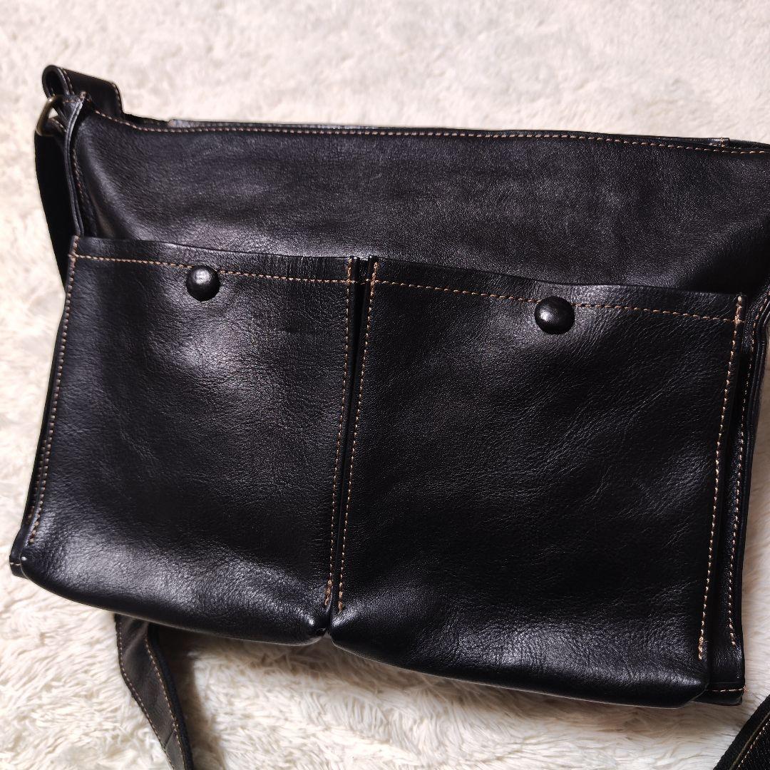 本革 レザー メッセンジャーバッグ 肩掛け A4収納 黒 大容量