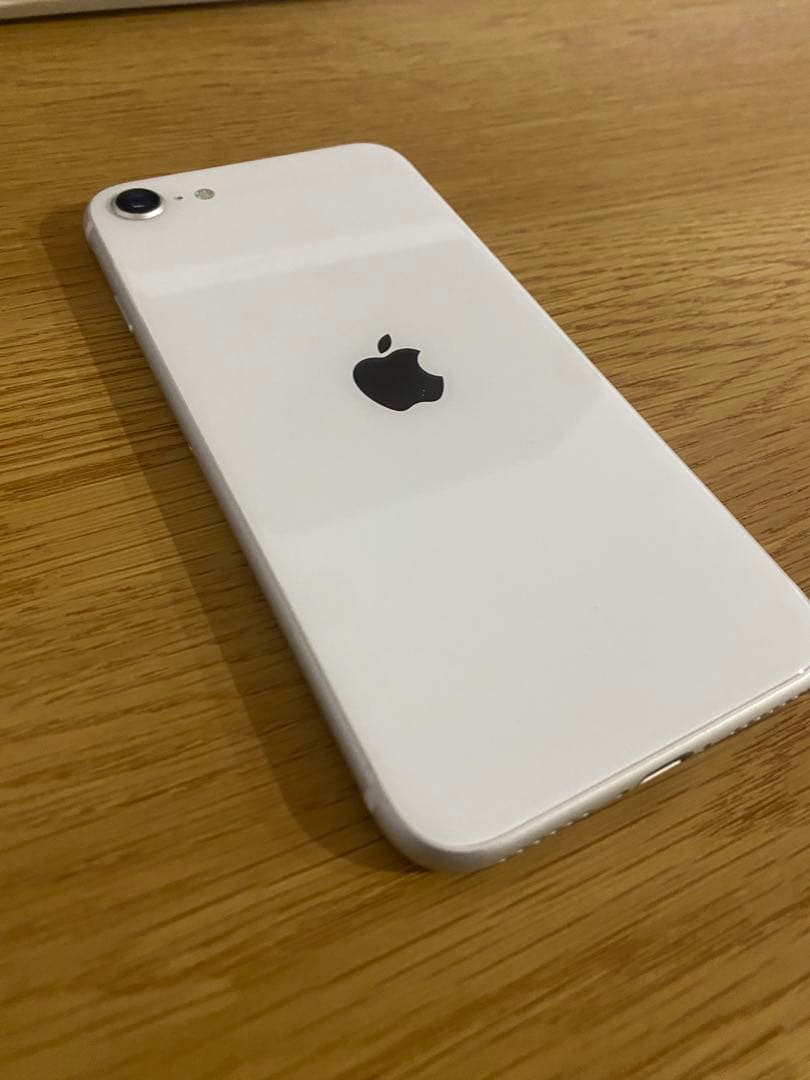 iPhone SE 第2世代 64GB ホワイト SIMフリー バッテリー90%