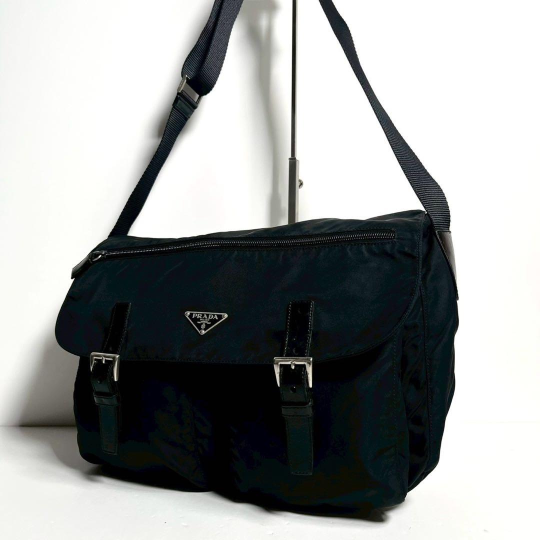 【超美品・使用感少ない✨】プラダ メッセンジャーバッグ クロスボディ 三角ロゴ