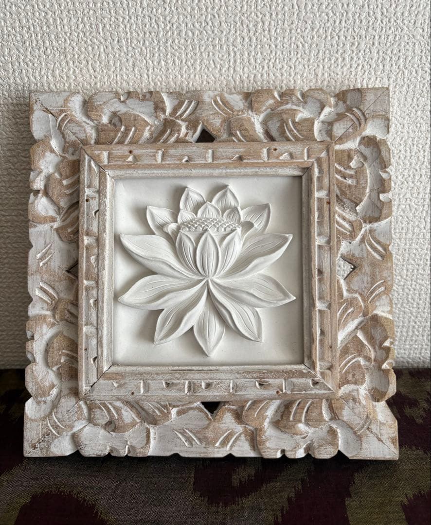 バリ島　木彫り額付きストーンレリーフ