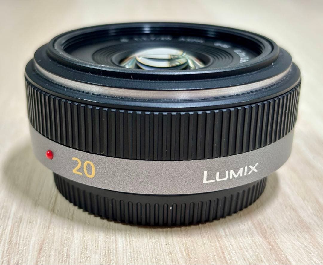 LUMIX 20mm f/1.7 レンズ 本体と付属品