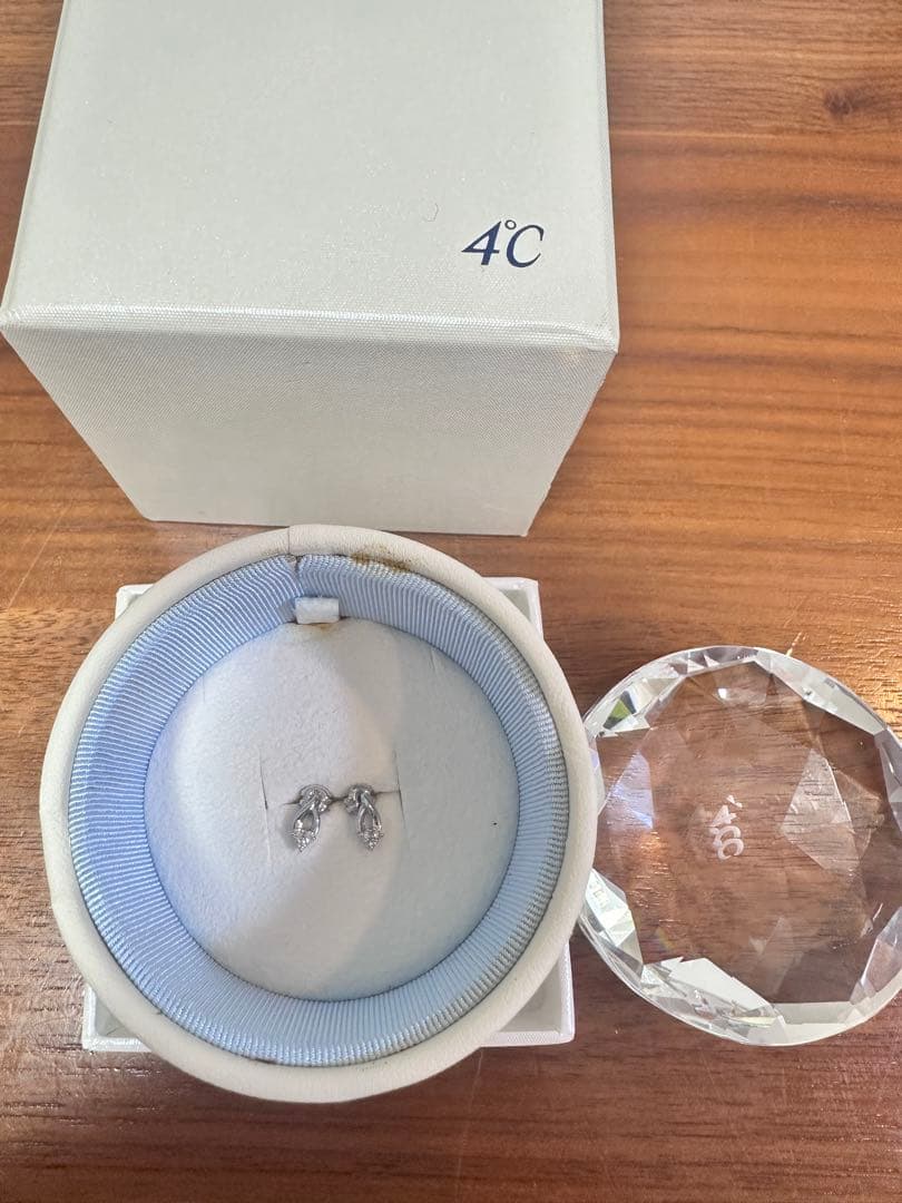 4°C PT900ダイヤモンド付きペアピアス