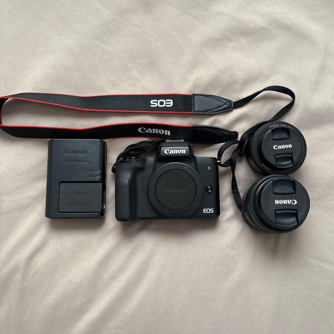 Canon ミラーレス一眼カメラ　EOS Kiss M ダブルレンズキット