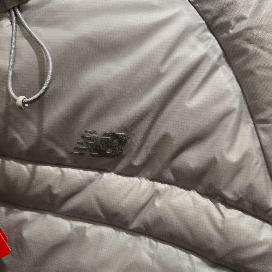 New Balance ライトグレー ダウンジャケット 95(M)