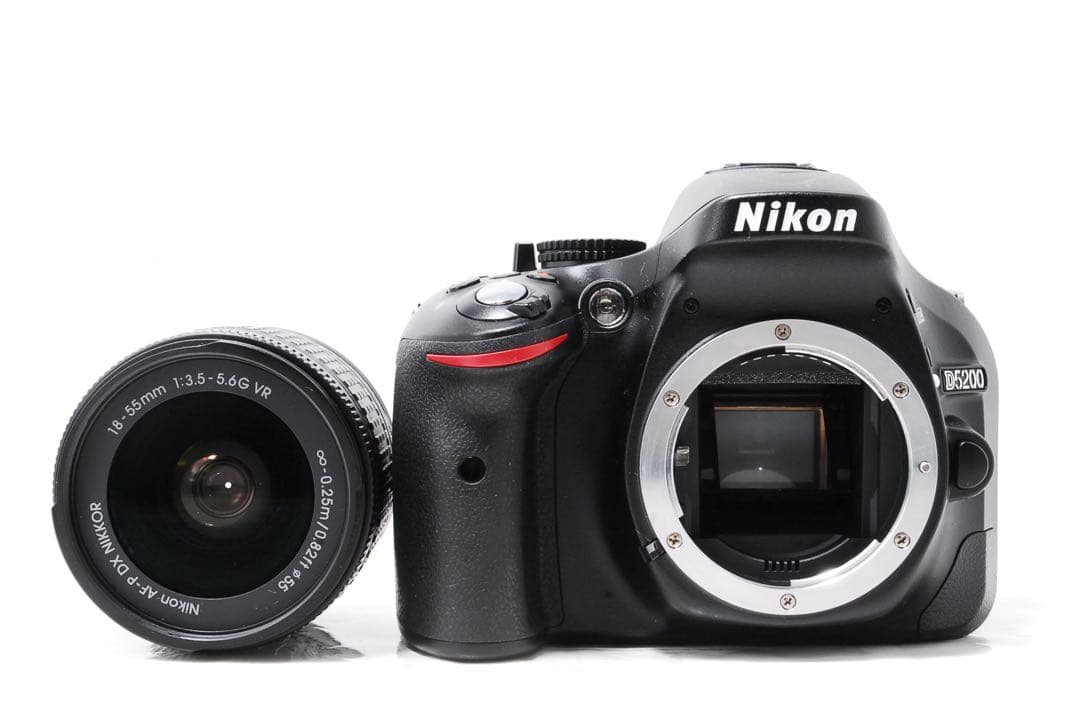 ❣️Nikon D5200❣️すぐ使えるセット❣️スマホ転送OK❣️手ぶれ補正レンズ❣️