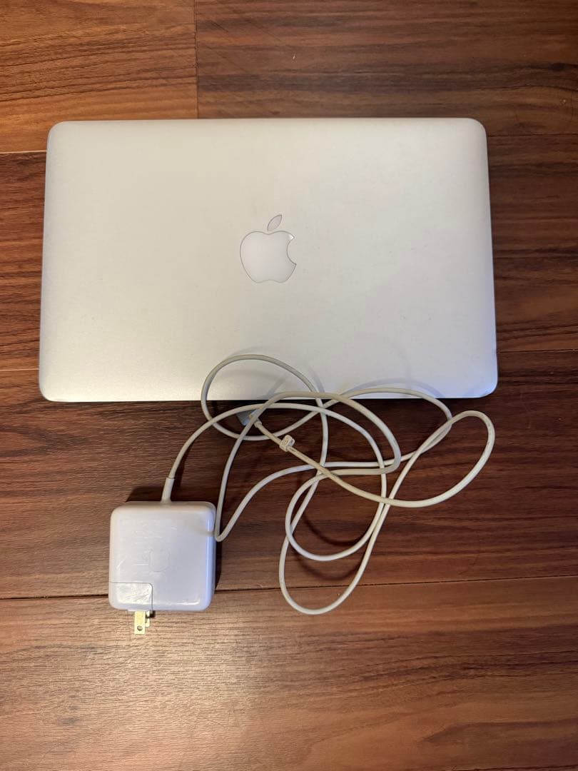 Apple MacBook Air シルバー 充電器付き