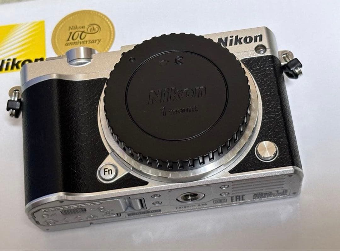 Nikon1 J5ダブルレンズキット　ミラーレス一眼