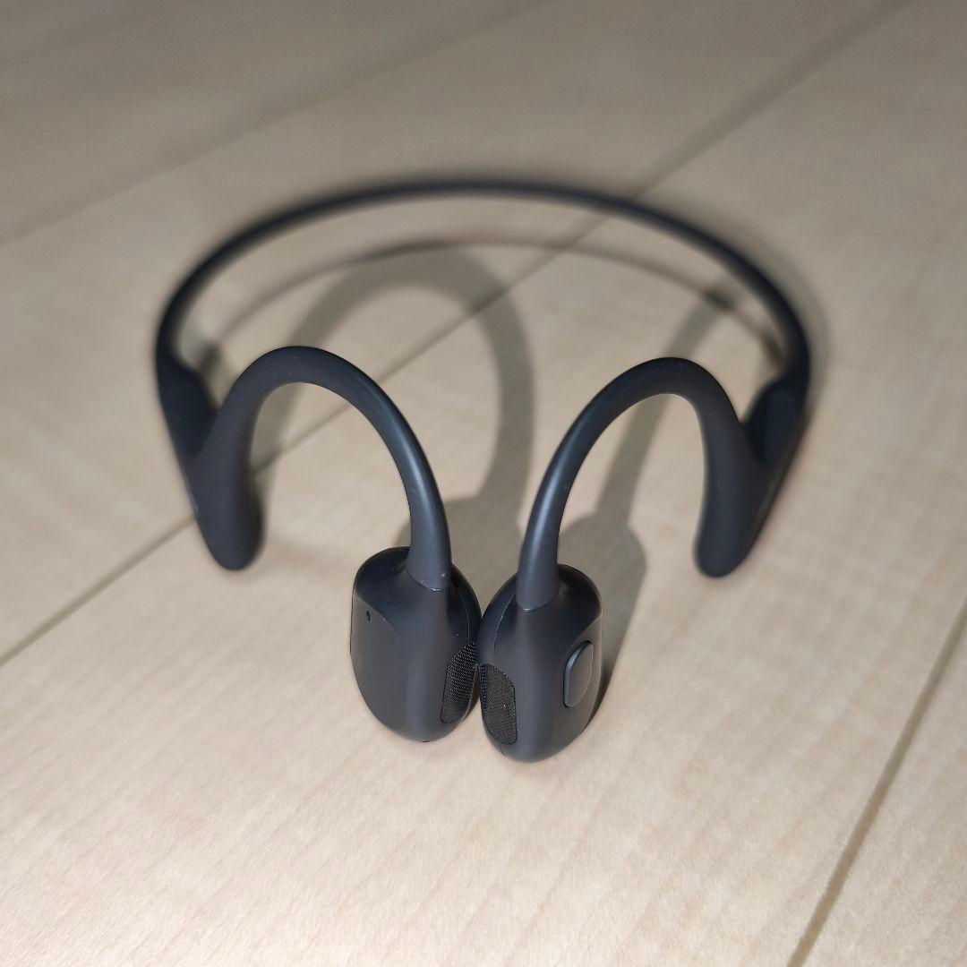 SHOKZ open run pro 本体とUSBケーブル