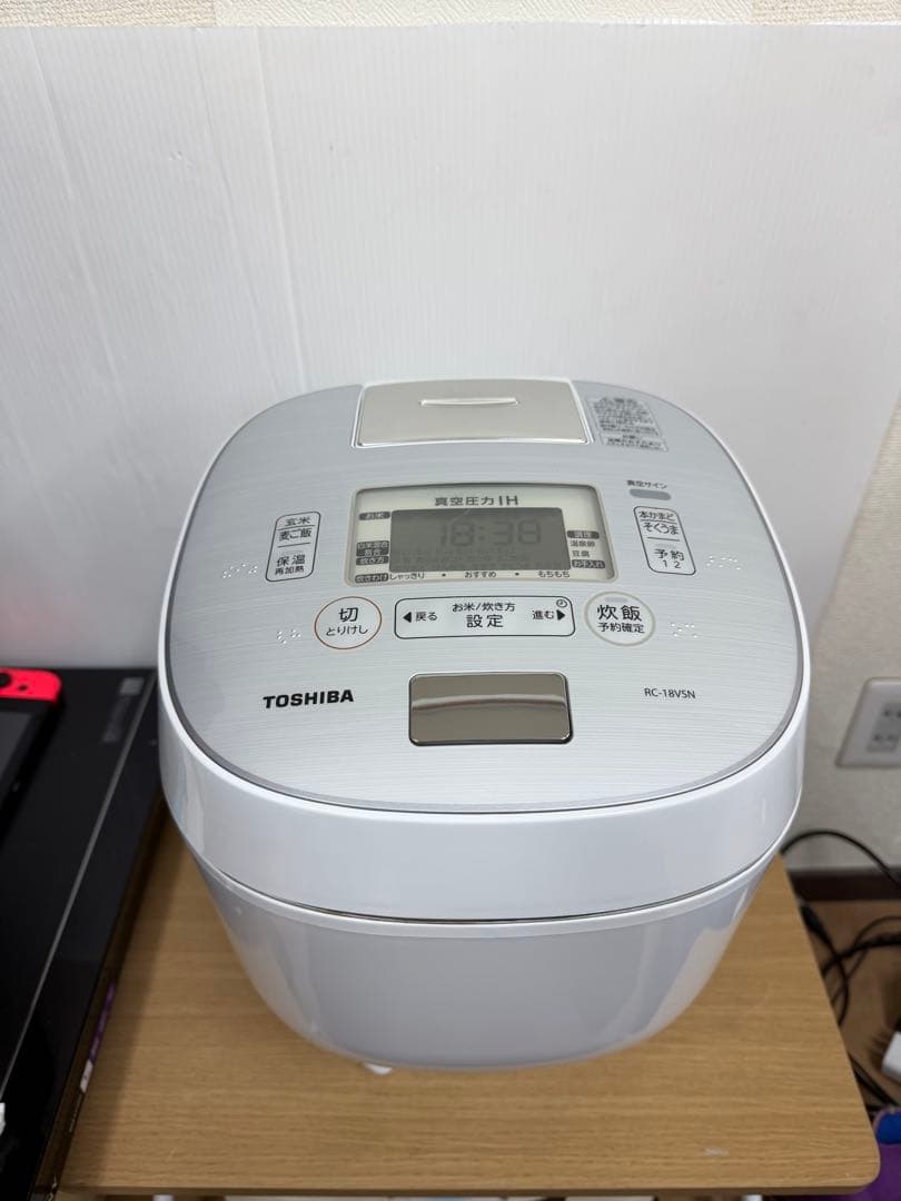 TOSHIBA 真空圧力IHジャー炊飯器RC-18VSN 1.8L 2019年製