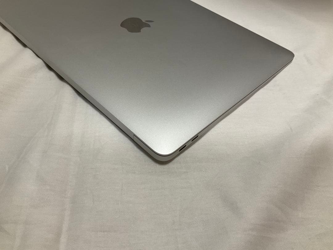 【美品】MacBook Air M1 / バッテリー99% / 充電器未使用
