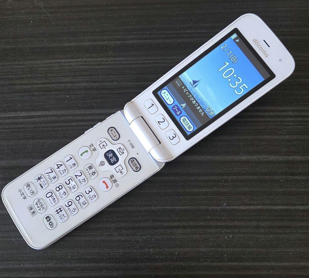DOCOMO らくらくフォン F-01M ホワイト