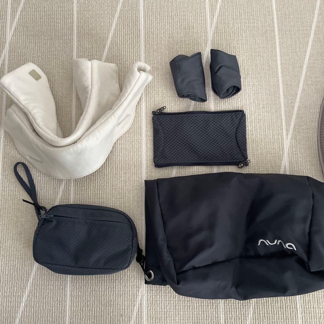 2025年6月購入　ヌナ カドルクリック　抱っこ紐