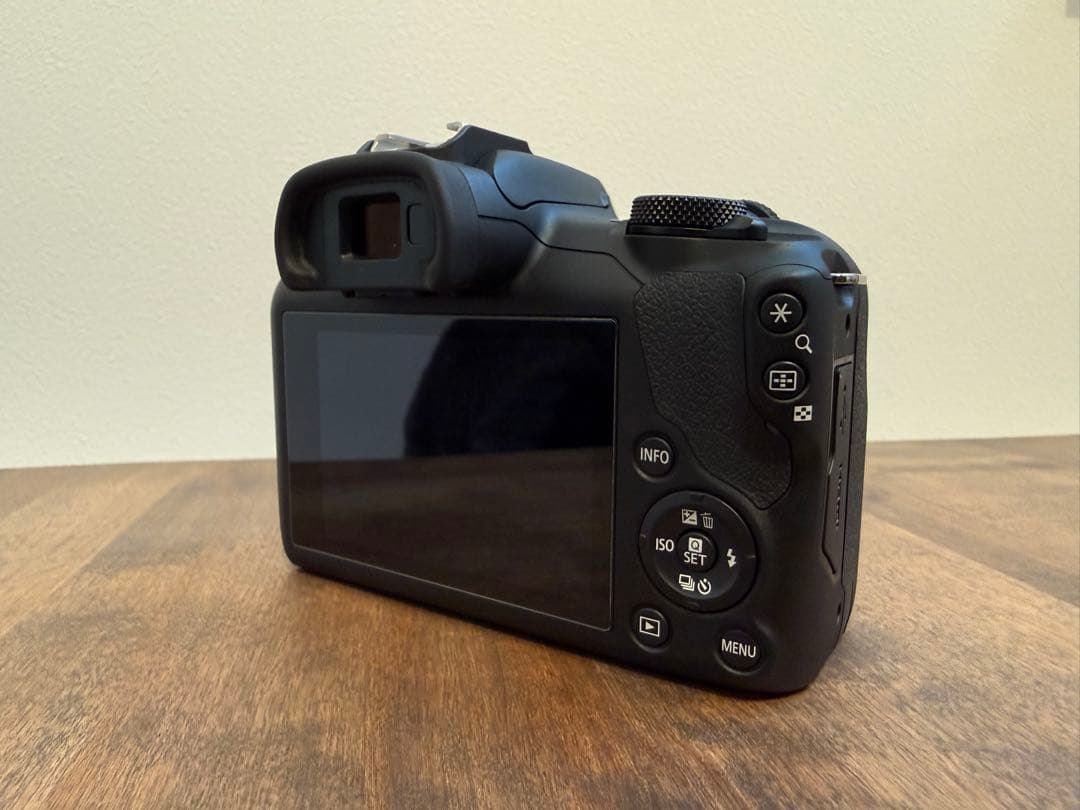 [最終値下げ]Canon EOS R100 本体