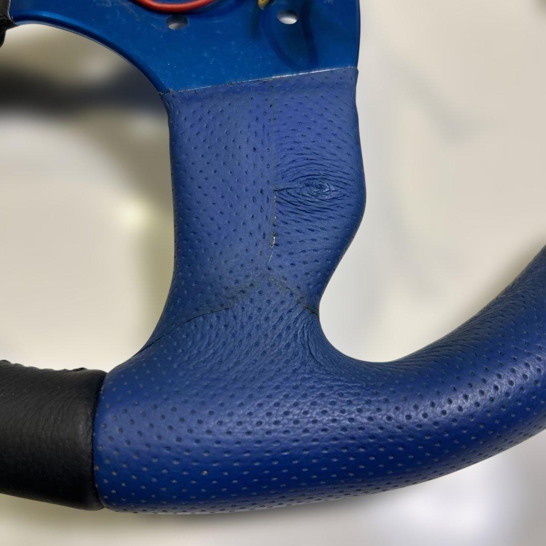 momo COMMANDO ステアリング