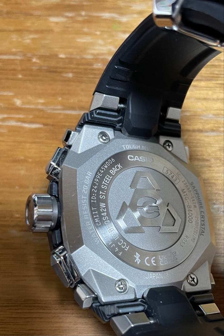 カシオGショック　MTG-B4000-1AJF 電波ソーラー腕時計　MT-G