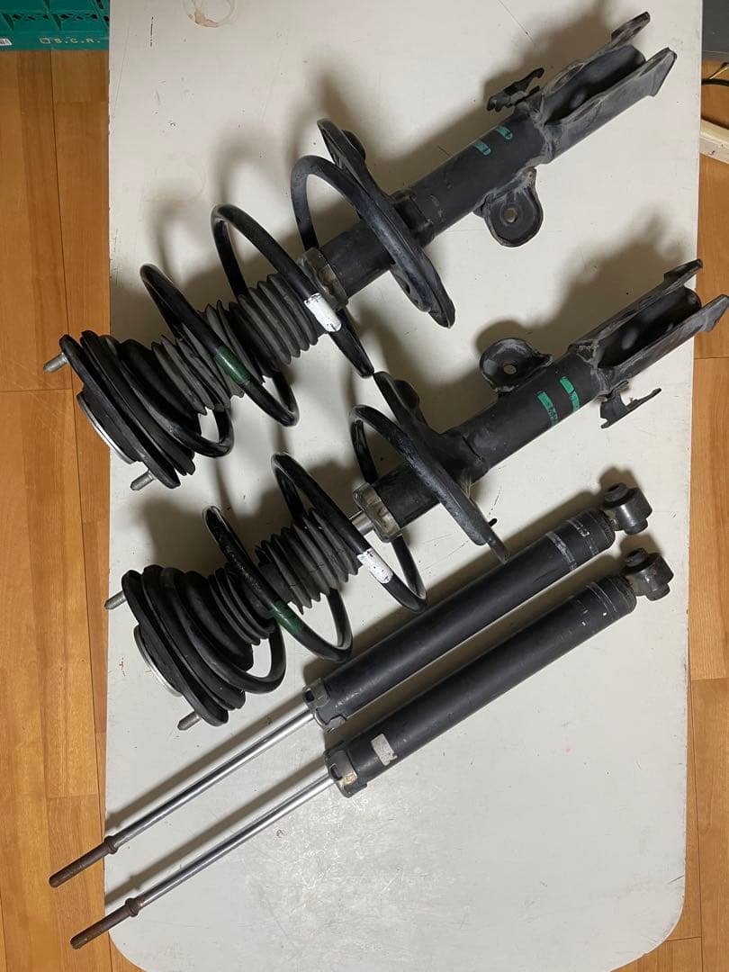 20ヴェルファイア サスペンション 純正ショック