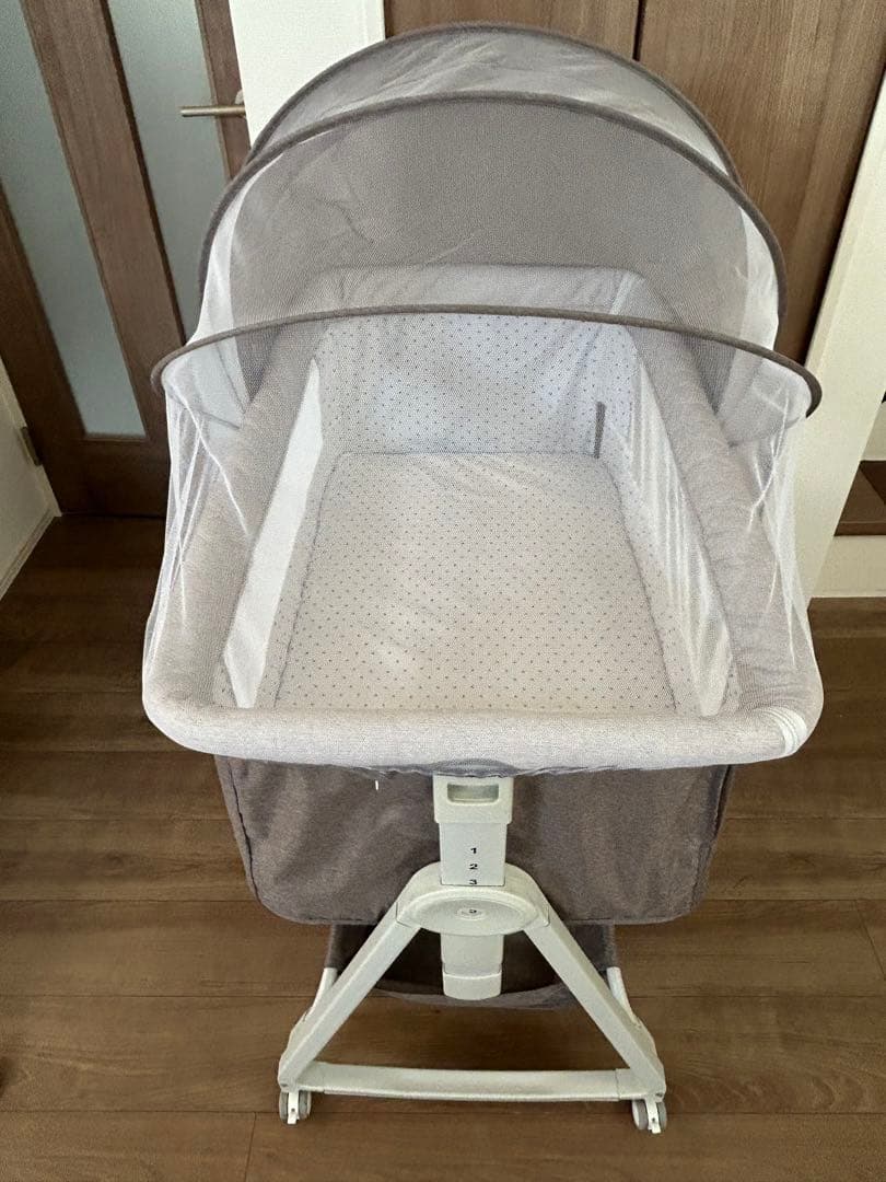 Kino Linpo ベビーベッド　カーキ