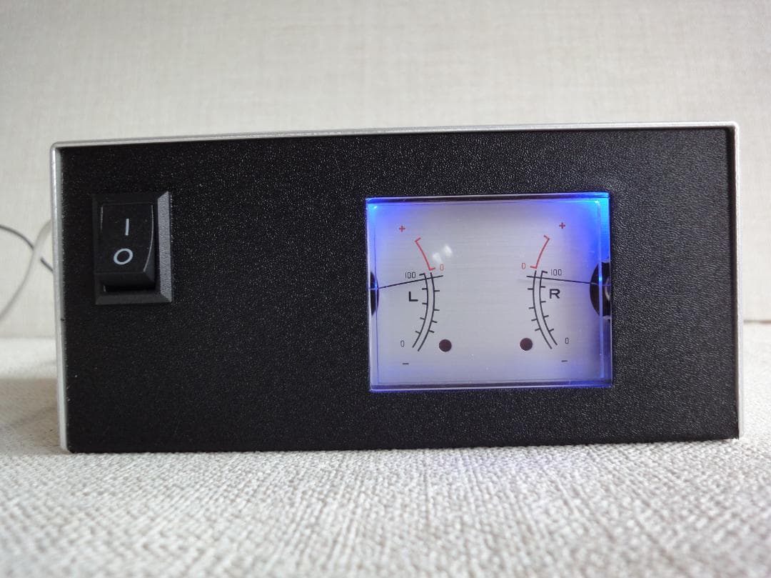 自作 ステレオVUメーター213号機（ＬＲ一体コンパクトタイプ）