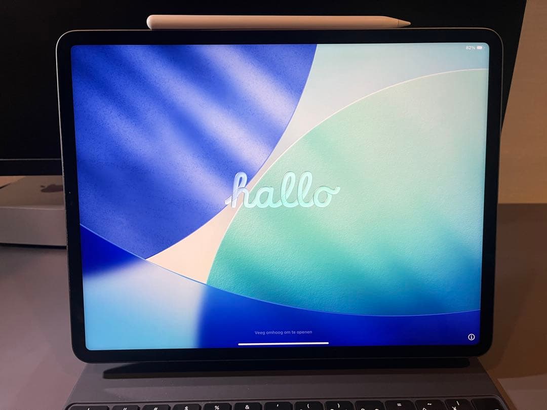 iPad Pro 12.9 第5世代 256GB Wi-Fi ペンキーボード付