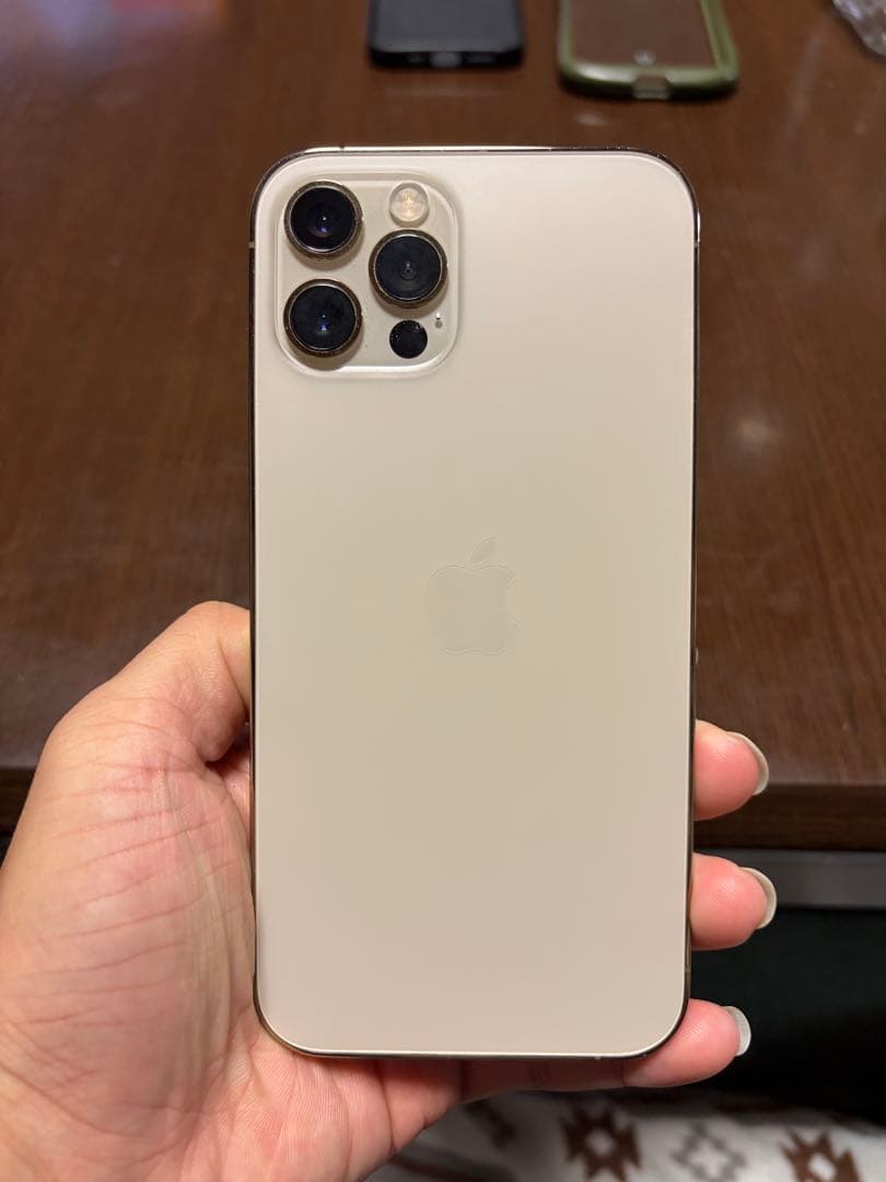 Apple iPhone 12 Pro ゴールド