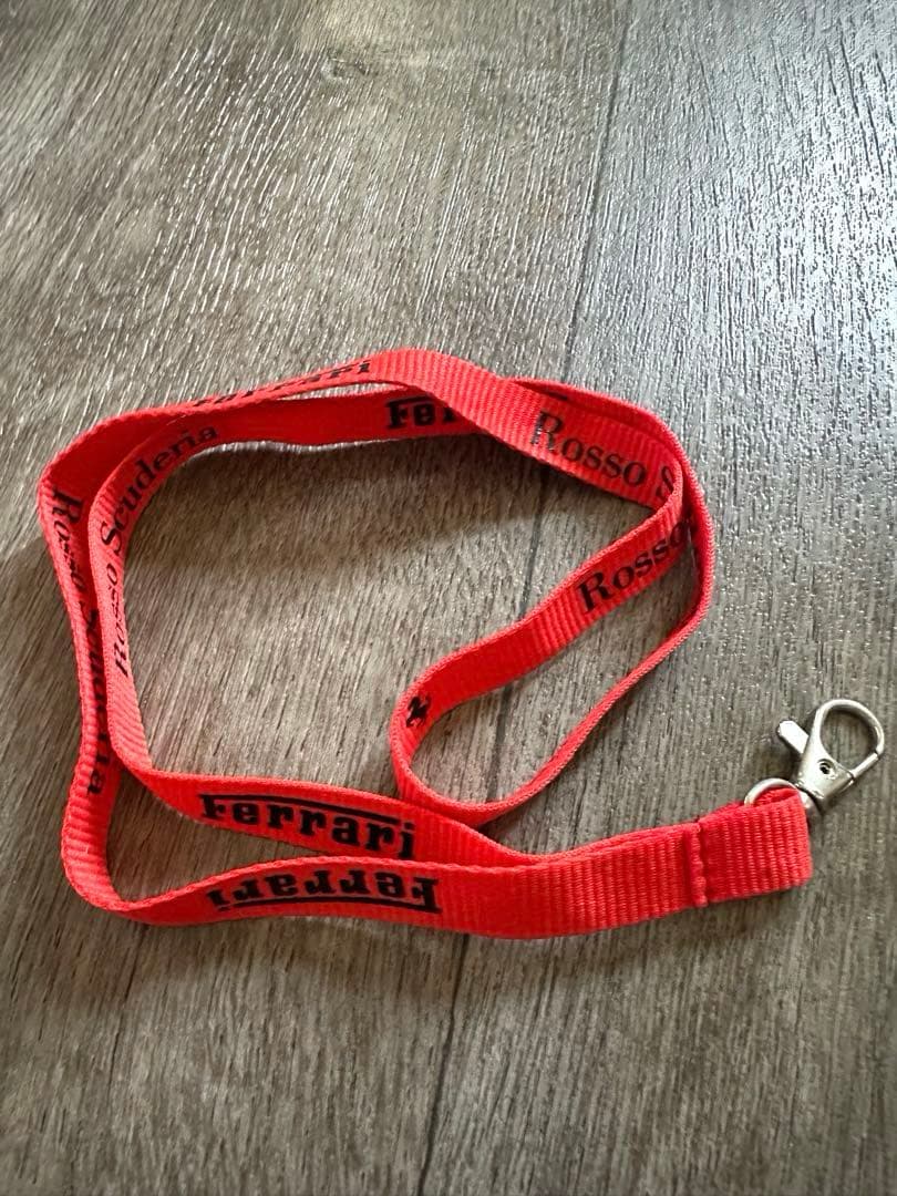 Ferrari ロゴ入り 赤　ストラップ