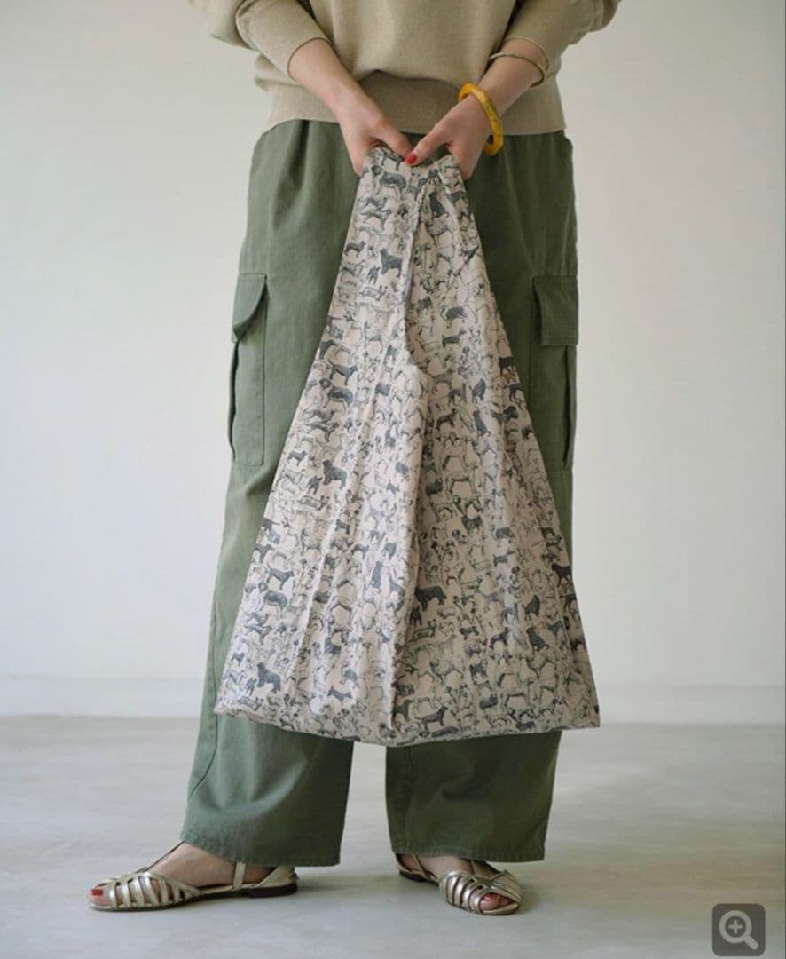 New Dog Paradise pt.マルチバッグL ベージュ　ハグオーワー