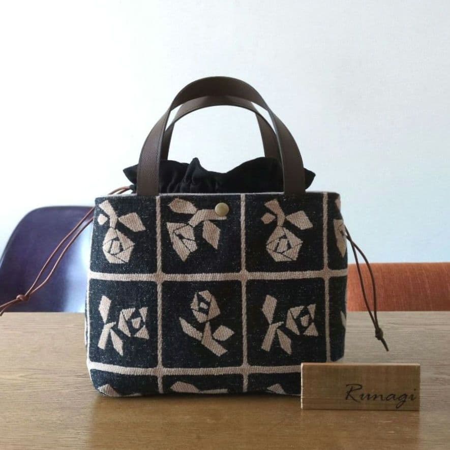 【1564】あおりポケットの巾着バッグ＊ミナペルホネン