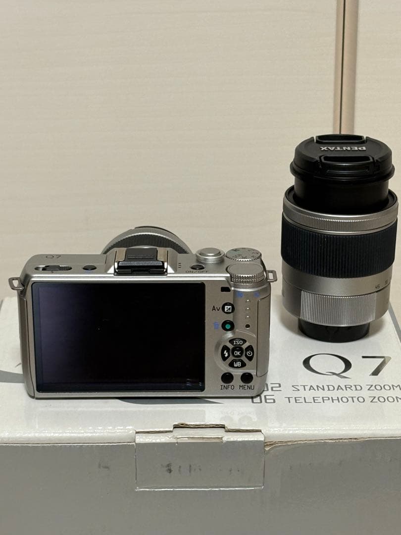 【美品】PENTAX Q7 ミラーレスカメラ レンズ2本付き